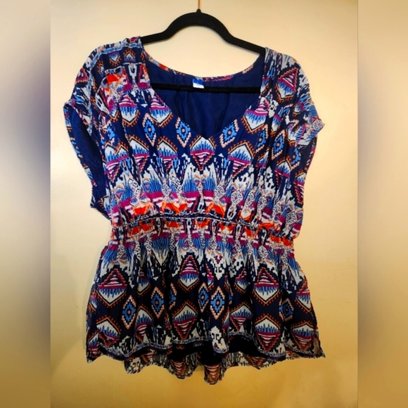 Old Navy Top Women's Sz L Blue White Blouse Ikat Aztec Lightweight Short Sleeve - Picture 3 of 9